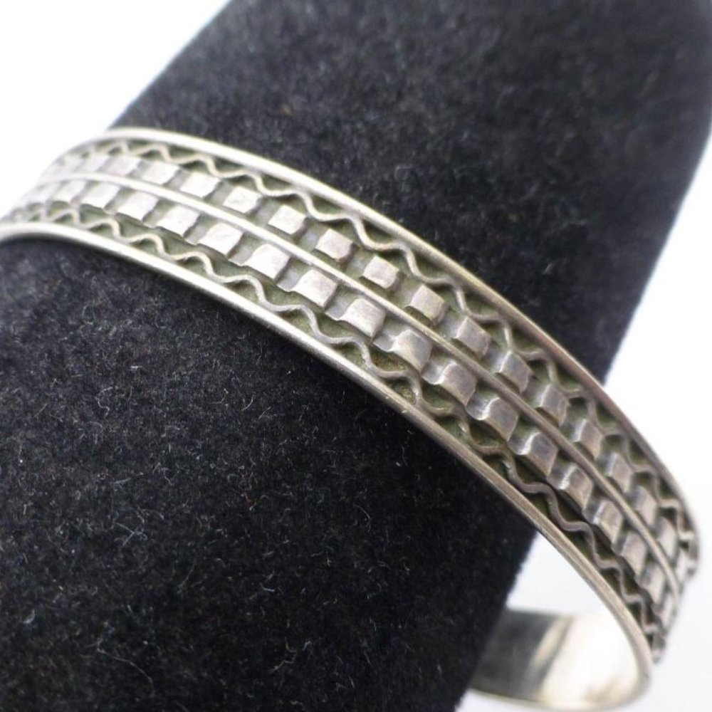 925 Sterling Silver Square Zig Zag Pattern Cuff 7… - image 4
